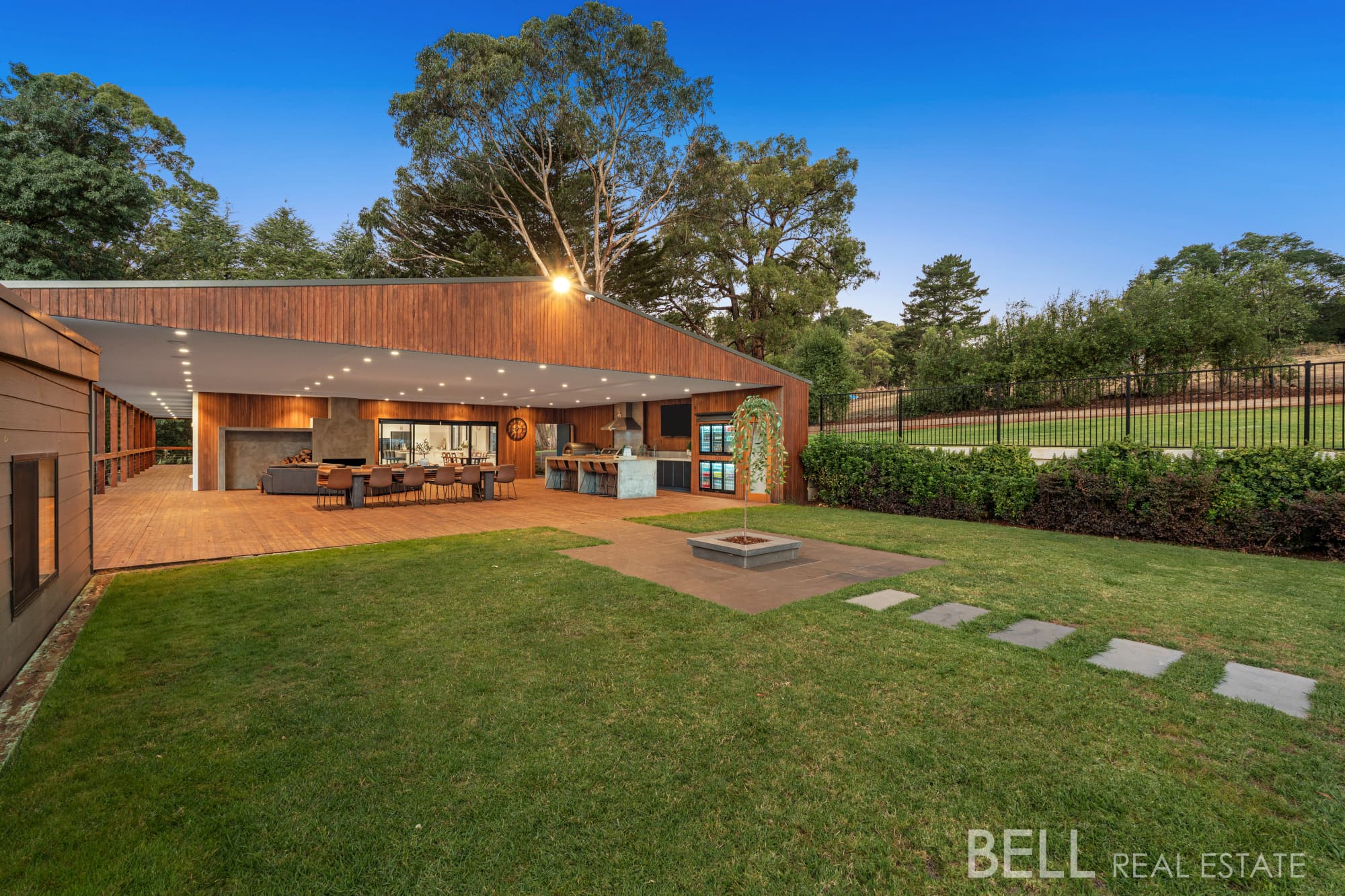 70 Lewis Road, SILVAN VIC 3795