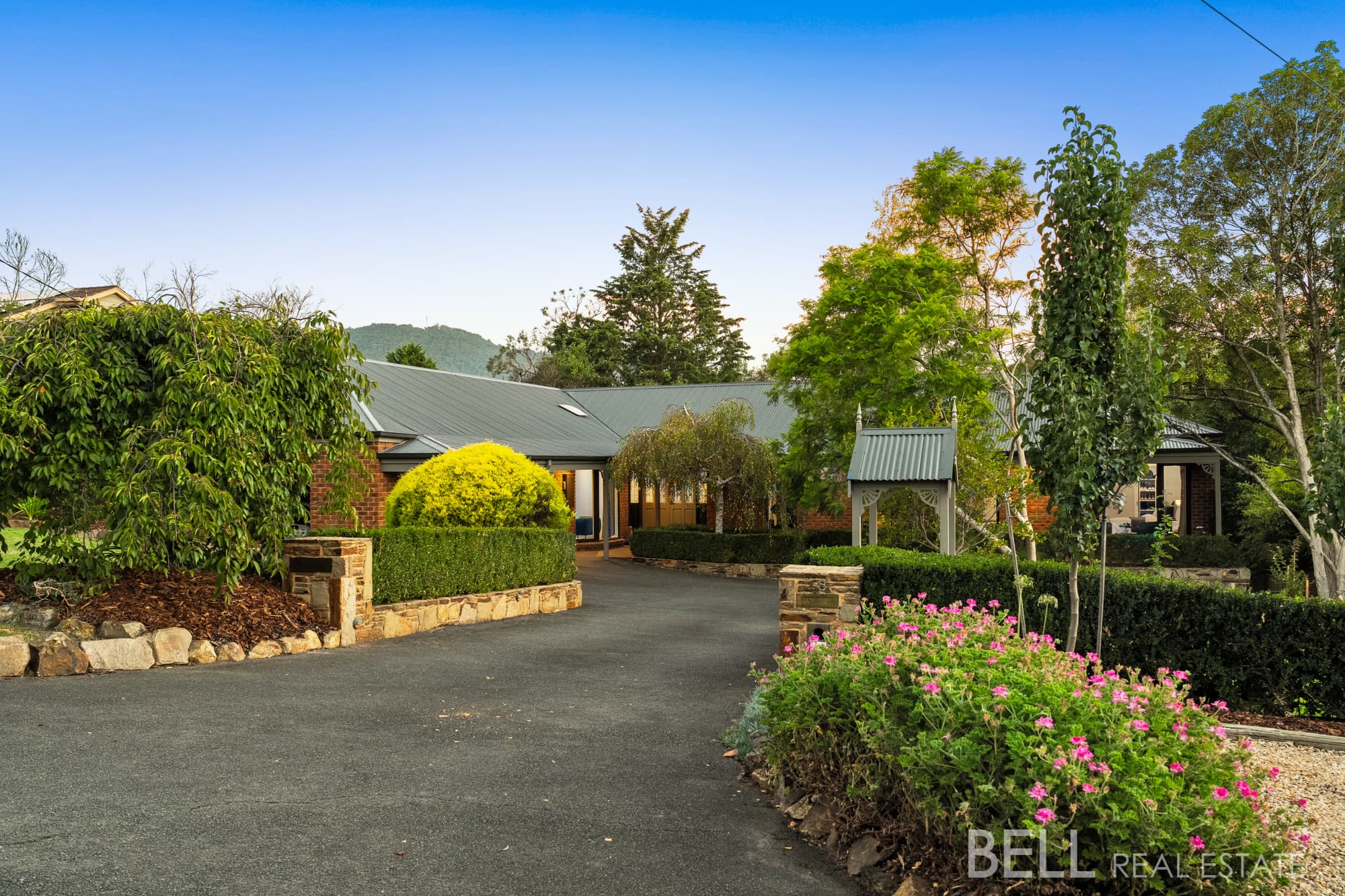 18 Mountain Drive, MOOROOLBARK VIC 3138