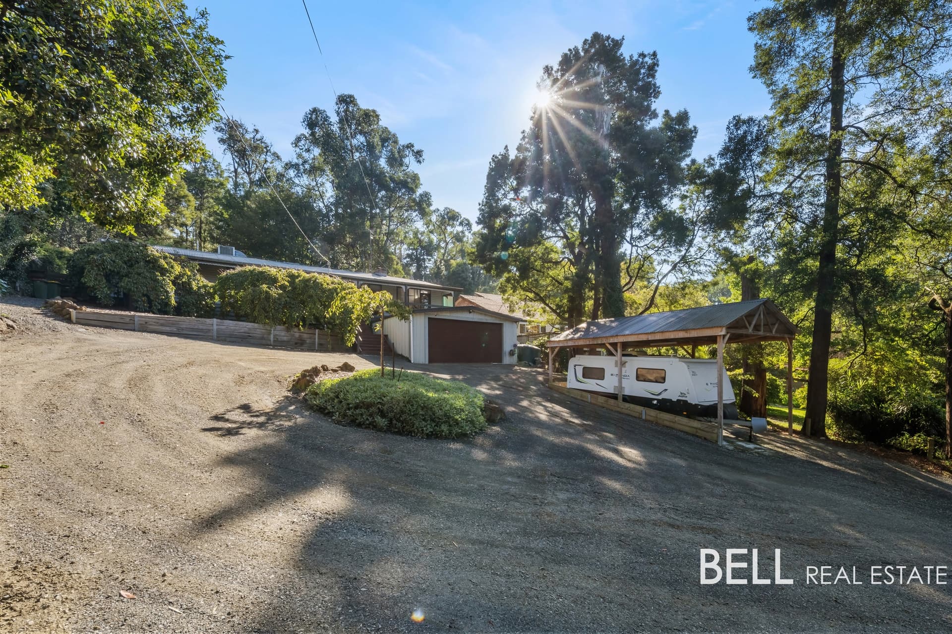 33 Baker Street, COCKATOO VIC 3781