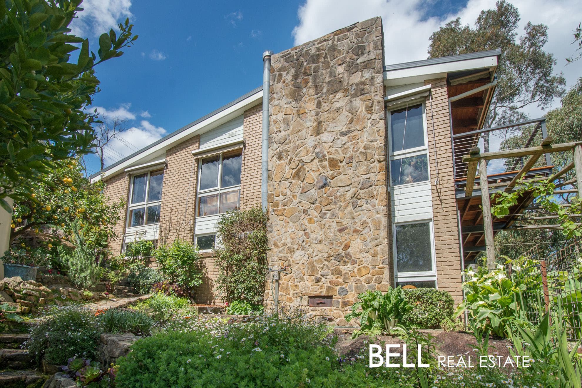 16 Baldwin Avenue, UPPER FERNTREE GULLY VIC 3156