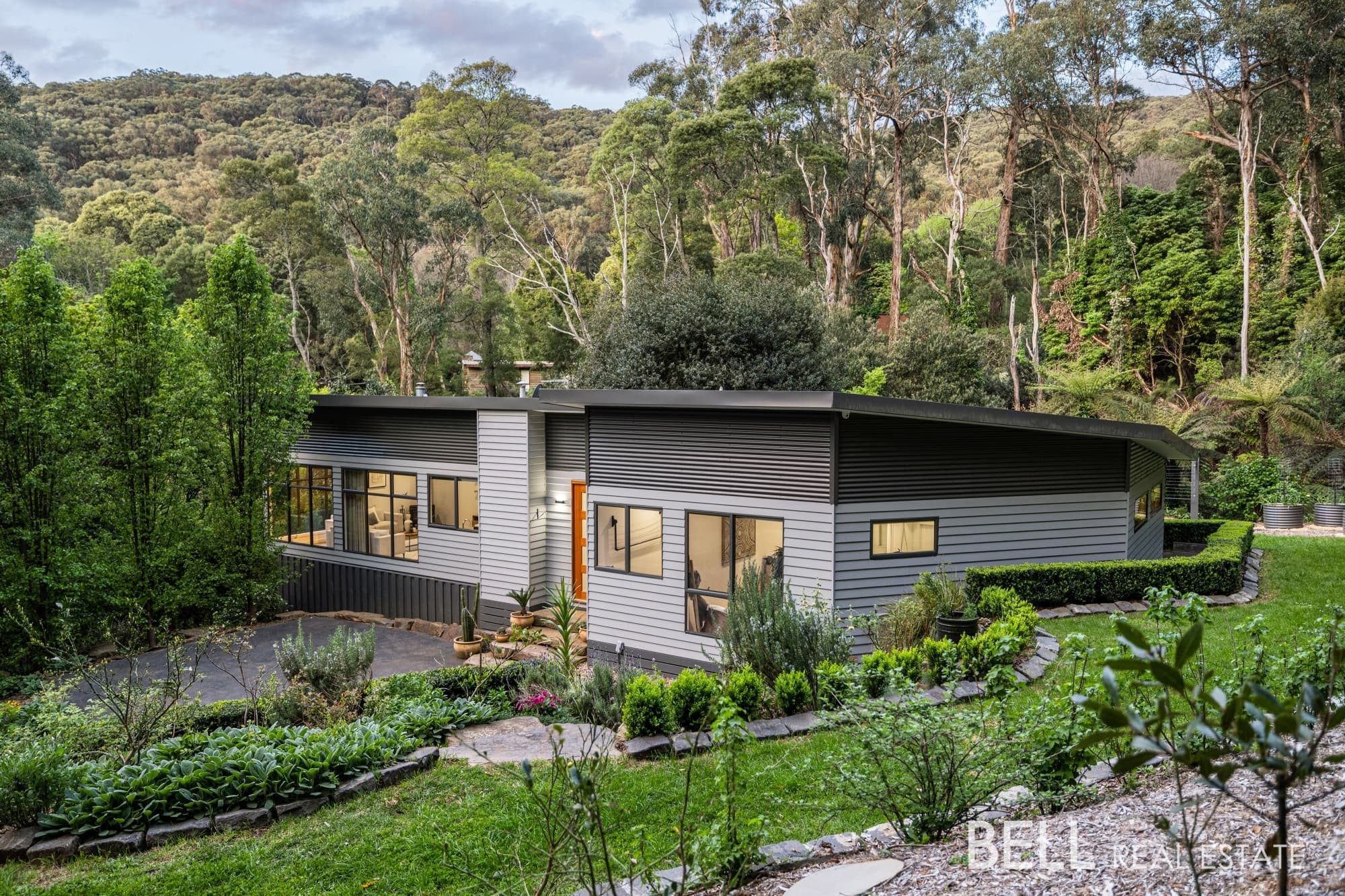 216 Basin-Olinda Road, SASSAFRAS VIC 3787