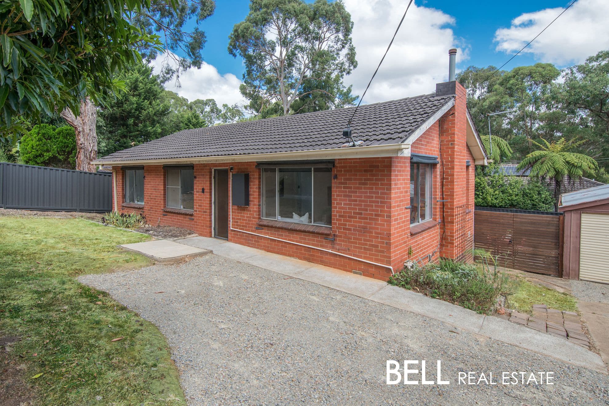 4 Clifford Grove, TECOMA VIC 3160
