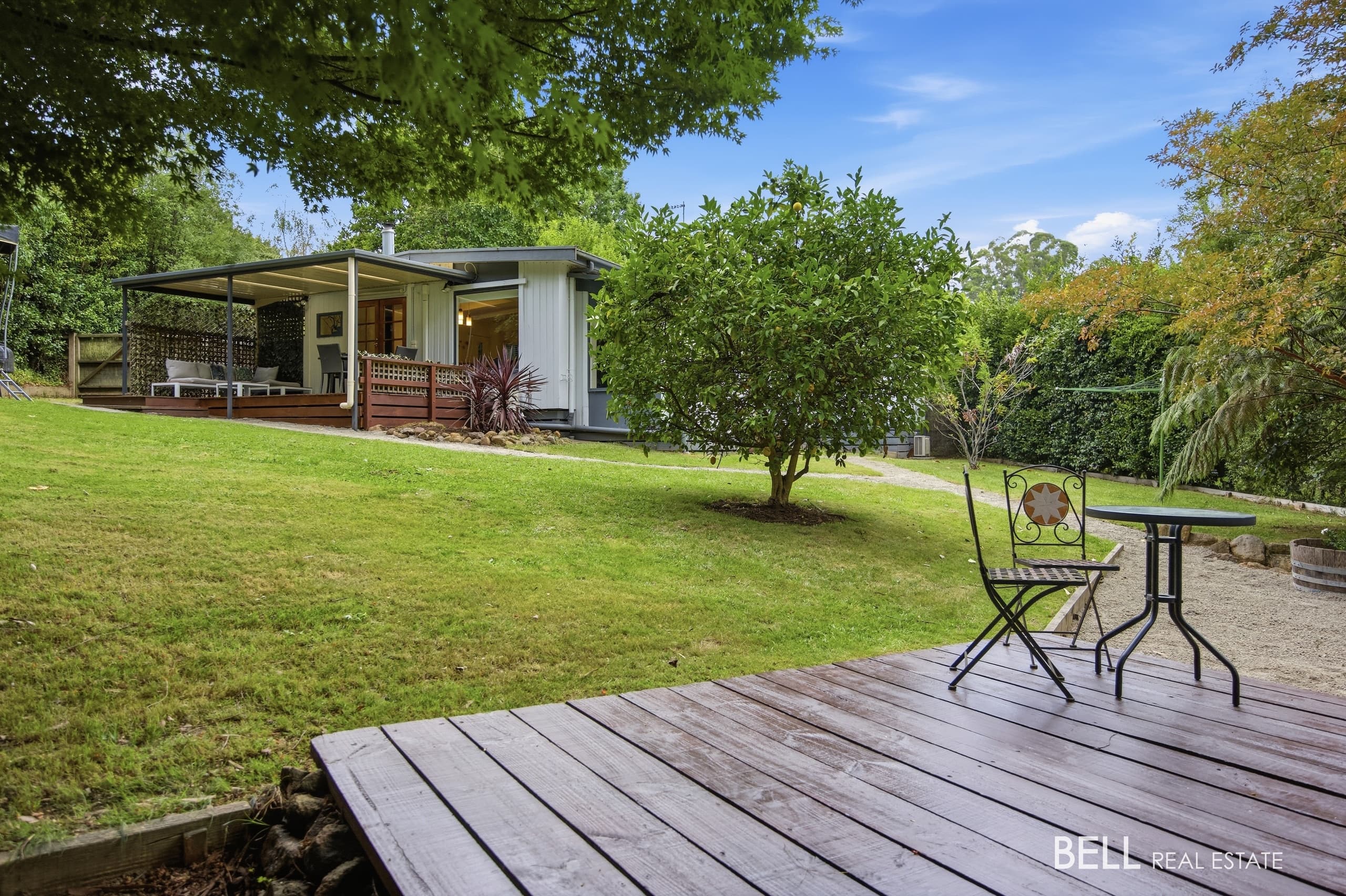 6 Lincoln Road, WARBURTON VIC 3799