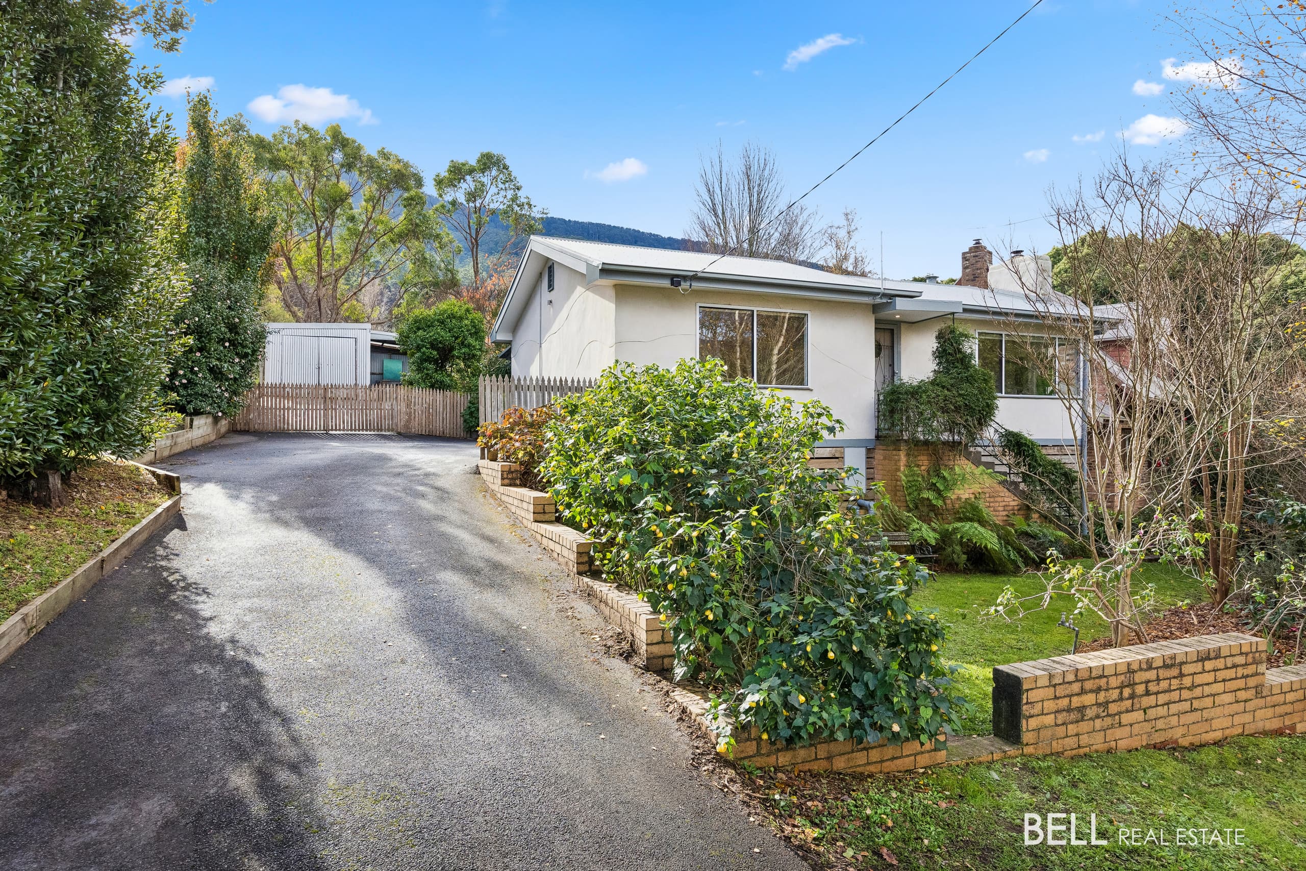 11 Comongin Avenue, WARBURTON VIC 3799