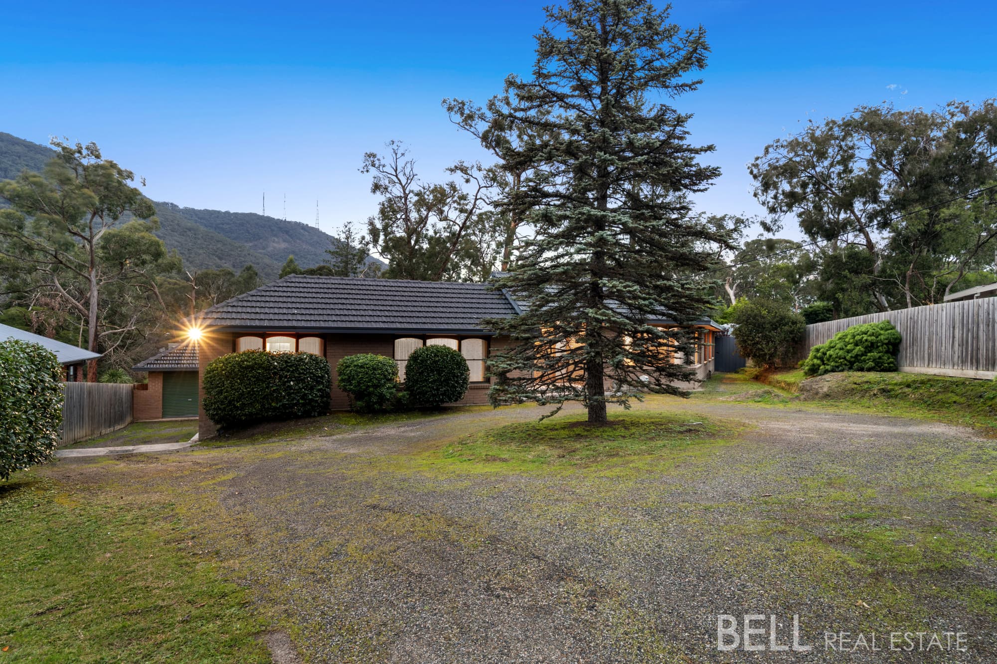 9 Warwick Road, MONTROSE VIC 3765