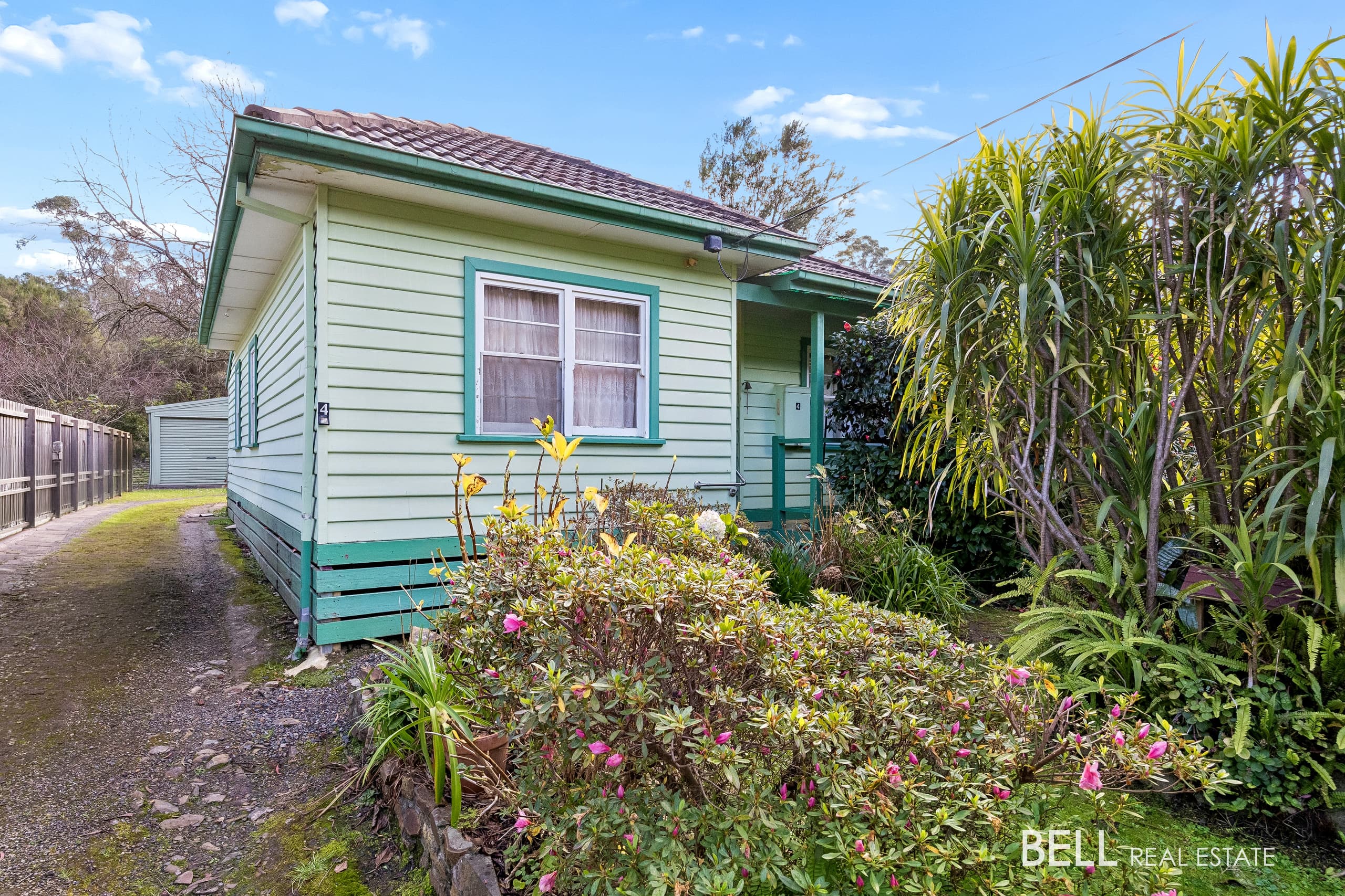 4 Ronald Grove, MILLGROVE VIC 3799
