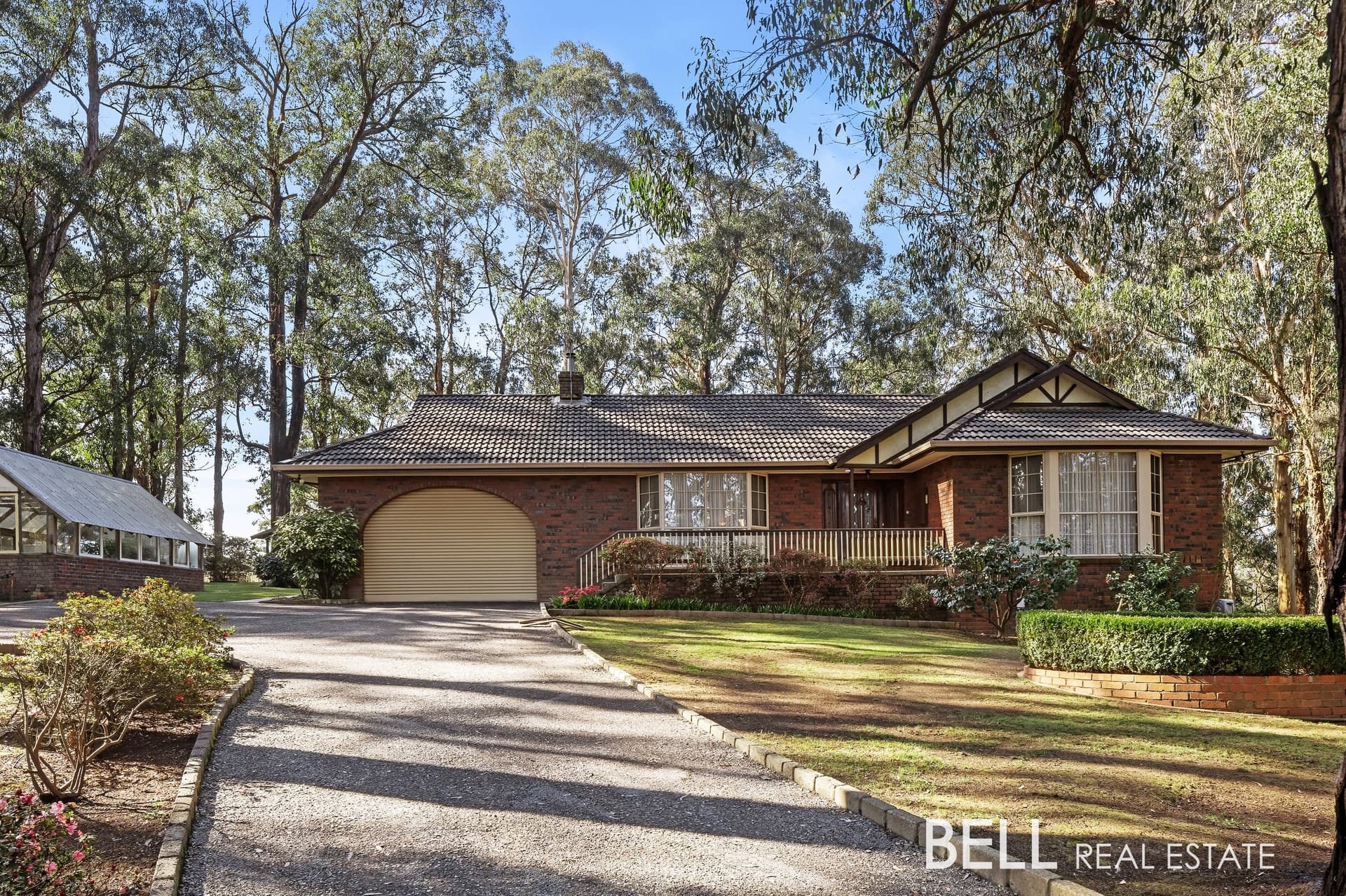 12 Arthur Road, COCKATOO VIC 3781